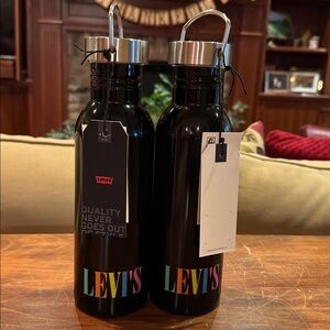 NWT LEVI’S Travel Mug Lidded Metal Black Rainbow Handle $25 Classic NEW Sport